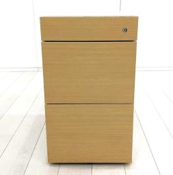 【デザイン性の高いスタイリッシュな3段ワゴン！】■イトーキ　インステートシリーズ　3段ワゴン　H680㎜　前面木目カラー　■鏡板:ファインウォールナットL / 本体:ホワイト　【ITOKI　INSTATE】【ハイワゴン】【ABW】