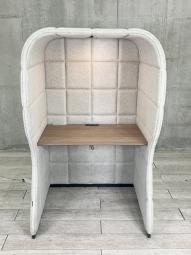 【半個室で集中作業が可能に！生産性UP！】■201°（NIHYAKU-ICHI-DO/ニヒャクイチド）製　COOM（コーム）　集中ワークブース　照明付き　■ホワイト【HU】【関東倉庫在庫品】【弊社使用欄：A01072145】