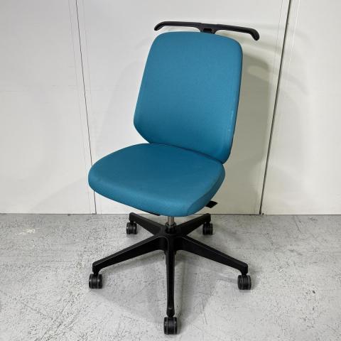 【中古】ノート  イトーキ（ITOKI） 肘無ローバックチェア