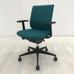 【オフィスの王道！納得の座り心地！魔法のように売れ続けている定番のオフィスチェア！】■コクヨ(KOKUYO)製　ウィザード(wizard)チェア　肘付ローバック　■固定肘　■フォレストグリーン×ブラックシェル　【弊社使用欄：A01068638】