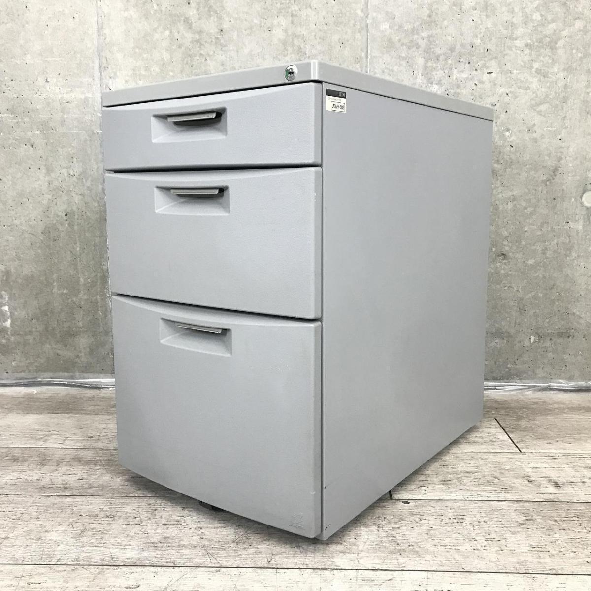 【在庫入替えセール！】【デスク下の収納・書類管理に！使いやすさ抜群のキャスター付き３段ワゴン】■イトーキ（ITOKI）　CZシリーズ　3段ワゴン　キャスター付　■グレー　■シリンダー錠　※後輪ストッパー有【AD】
                        CZシリーズ
                                    中古
            