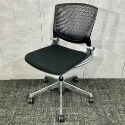 【希少！】■オカムラ製　Grata(グラータ）シリーズ■【人気シリーズ】■オールブラック仕様■残り1脚【会議チェア】