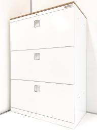 【天板有★3段ラテラル書庫/オカムラ/レクトライン】オカムラ　Okamura　レクトライン　キャビネット　ラテラル　引き出し　3段　書庫　書類　中古　中古オフィス家具　収納　＊福岡市で中古オフィス家具をお探しなら、オフィスバスターズ福岡南店へ！
福岡市南区を拠点に、デスク・チェア・書庫・複合機など中古オフィス家具を一式ご提供。福岡市内のオフィス移転や起業、レイアウト変更もワンストップでサポートします。＊