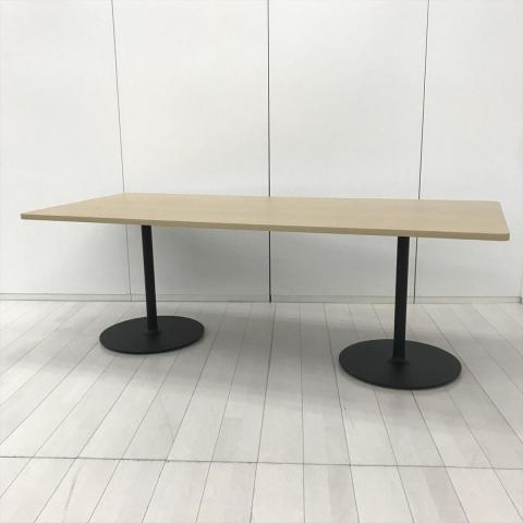 会議にも、打ち合わせにも！シンプルだから、長く使える！/オススメ(おすすめ) /人気商品【弊社使用欄：A01071612】■コクヨ（KOKUYO）製　フランカ（ Franka）シリーズ　ミーティングテーブル　会議用　W2100×D900×H720mm　■天板:木目調ナチュラル/脚ブラック