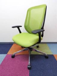 【前傾チルト機能付き！オカムラ製品で最も人気を集める高機能メッシュチェア！】■オカムラ(okamura)製　シルフィー(Sylphy)チェア　肘付ハイバック　■固定肘　ライムグリーン