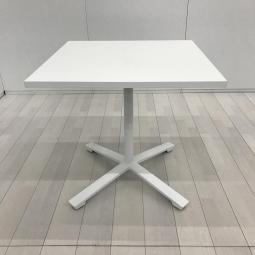 【使う時はしっかり、しまう時はコンパクト！】■コクヨ（KOKUYO）製　JUTO（ジュート）シリーズ　フラップテーブル　W750×D750×H720mm　■キャスター付き　■ホワイト