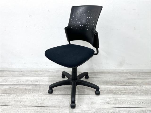 【中古】その他シリーズ  プラス（PLUS） 肘付ローバックチェア