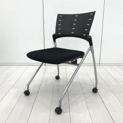 【ソフトベンディングシェルが背を優しく受け止める！】■イトーキ（ITOKI）製　マノス（MANOSS）チェア　肘無し　スタッキングチェア　ミーティングチェア　■樹脂製（背パッド無し）　■キャスター付き　■背面:ブラックシェル×ブラック