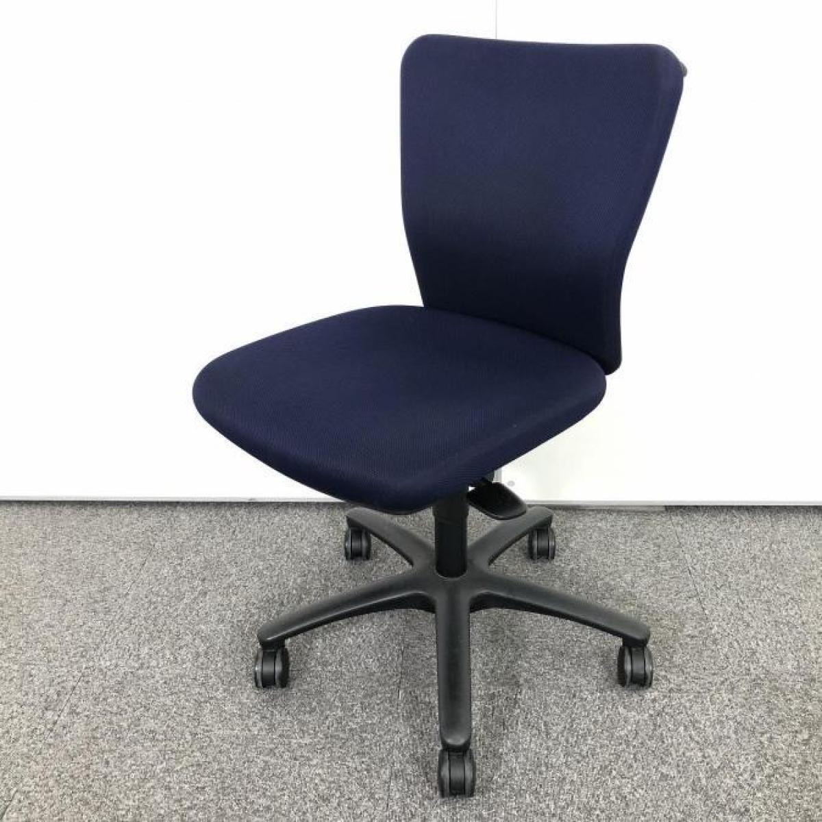 【オフィスの王道チェアが入荷！】■オカムラ（okamura）製　カロッツァ（Carrozza）チェア　肘無　ローバック　■ハンガー付き　■ダークブルー
                        カロッツァチェア
                                    中古
            
