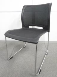 【エレガントなメッシュデザイン！】■コクヨ製　スタッキングチェア　ブラック　■フィット感のある背座3Dメッシュ形状で快適な座り心地！【KOKUYO　Caravel】