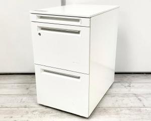 【スタイリッシュなデザインで高品質！】■オカムラ　アドバンスシリーズ　3段ワゴン　ホワイト　H650mm　※擦れ・小キズあり【ハイワゴン】【フリアド用】A01071816