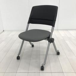【定価約6万円】【会議室におすすめ！水平にも垂直にもスタッキング可能！】■オカムラ(okamura)製　リータ(LITA)チェア　ミーティングチェア　ネスティングチェア　会議用　■キャスター付　■背面：ブラック/座面：グレー　【関東倉庫在庫品】【弊社使用欄：A01065154】【HU】