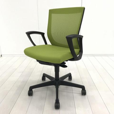【中古】エスクードメッシュ  オカムラ（okamura） 肘付ローバックチェア