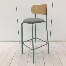 【在庫入替セール品！（本在庫限定価格）】【カウンターテーブルと合わせて使えるおしゃれなカウンターチェア！】■コクヨ(KOKUYO)製　デイズオフィス(DAYS OFFICE)　ハングライク(hang like)チェア　カウンターチェア　ハイチェア 　■足掛け付　■座面クッション：グレー/背面：木製　【弊社使用欄：A01044112】【HU】