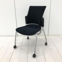 【在庫入替セール品！（本在庫限定価格）】【動かしやすく、座りやすい！会議・研修に最適なキャスターチェア！】■プラス(PLUS)製　チェダーC(Cheddar-C)チェア　ミーティングチェア　肘無　■背面背パッド付　■キャスター付　■ブラック　【弊社使用欄：A01043681】【HU】