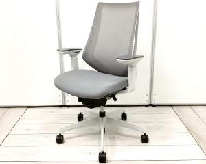 【オシャンティーなデザインで座りやすい！高機能タスクチェアー！】■コクヨ　デュオラチェア　可動肘付　グレー　■体格差に応じた最適サポートを実現！【KOKUYO　Duora】A01040112