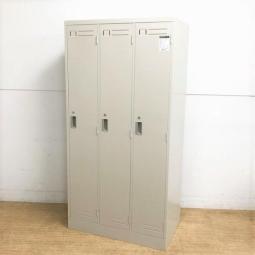 スタンダードな3人用スチールロッカー　コクヨ　LK　ニューグレー　シリンダー錠　カギは1本ずつ付属