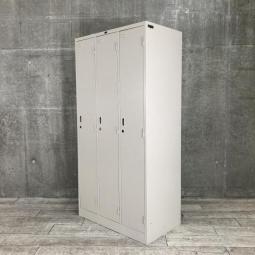 【幅広く使える3人用更衣ロッカー！】■ウチダ（UCHIDA）製　システム　3人用ロッカー　W900×D515×1790mm　■シリンダー錠　■グレー