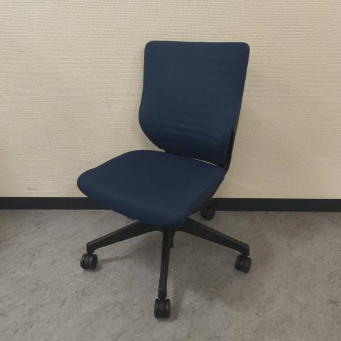 【中古】エピオスチェア KE-420GB-T1B2B2 イトーキ（ITOKI） 肘無ローバックチェア