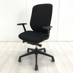 【前傾チルト機能付き！オカムラ製品で最も人気を集める高機能メッシュチェア！】■オカムラ（okamura）製　シルフィ（Sylphy）チェア　肘付ハイバック　■固定肘　■ブラック