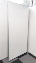 【空間の仕切りに便利なローパーテーション】■カグクロ　■ホワイト　※脚ご希望のお客様はお申し付けください。