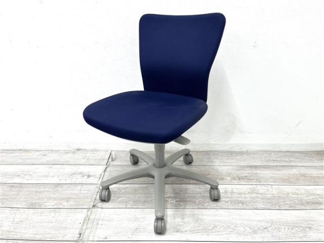 【中古】カロッツァチェア  オカムラ（okamura） 肘無ローバックチェア