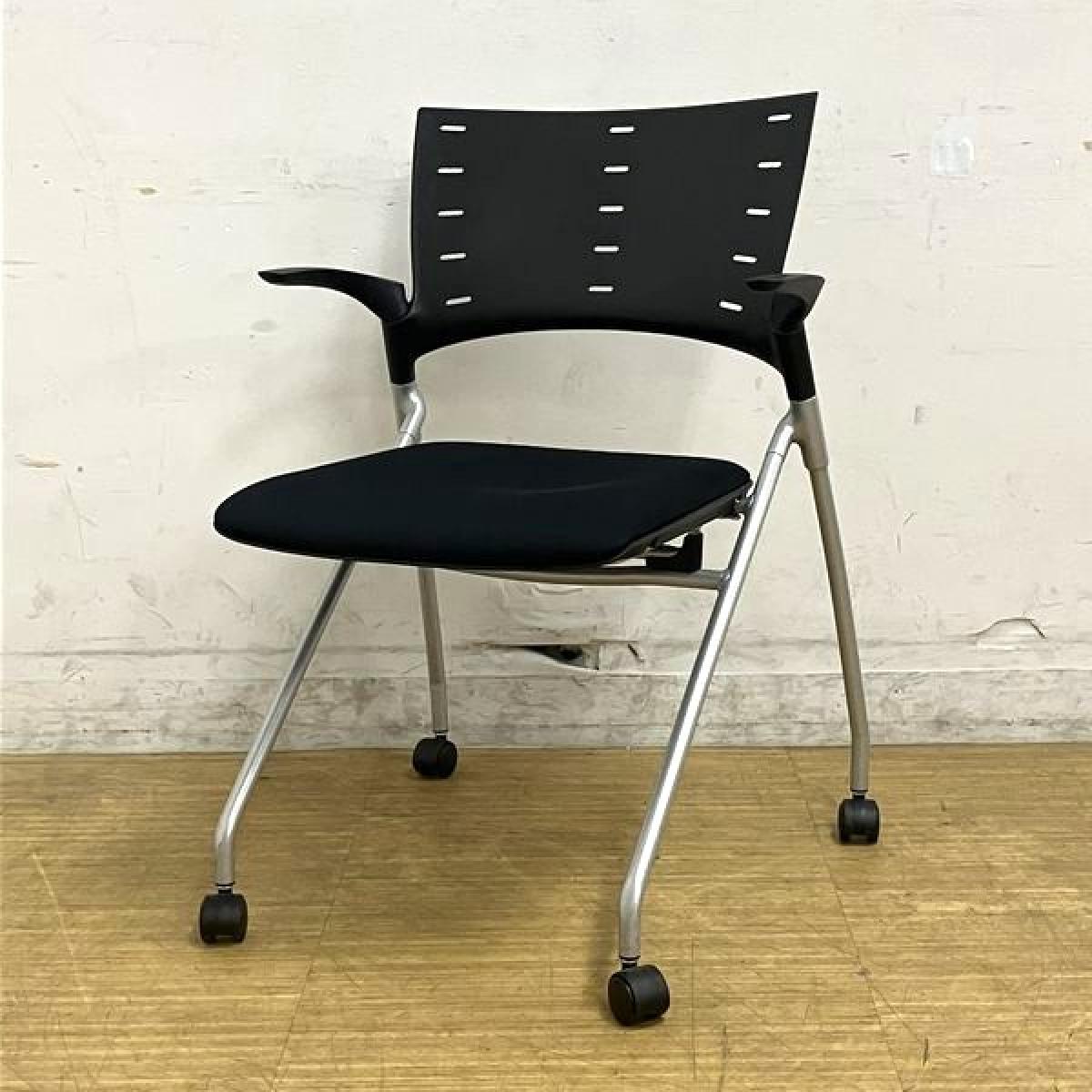 イトーキ　マノスシリーズ　ネスティングチェア　ブラック　背パッドなし　肘付きなのが嬉しいポイント【愛知・名古屋・豊田・静岡・浜松】
                        マノスチェア
                                    中古
            