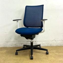 コクヨ　ミトラ　プルシアンブルー×ホワイトフレーム　固定肘付きチェア　スタンダードバック（メッシュ）　【愛知・名古屋・豊田・静岡・浜松】