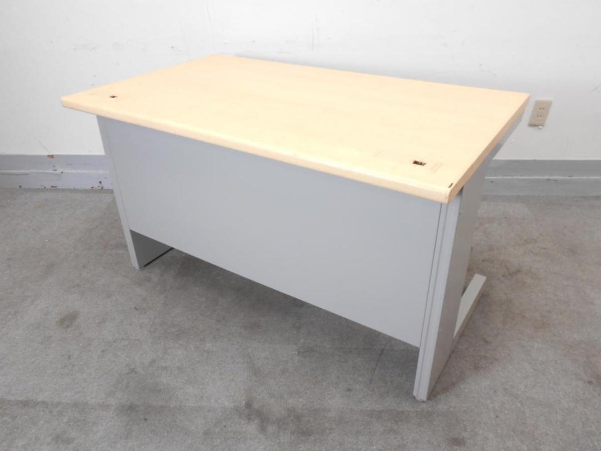 事務机　平デスク　ウチダ製ＦＥＥＤ　Ｗ1200ｍｍ 内田洋行 内田洋行 スカエナデスク Stype 平デスク 引出し無しタイプ