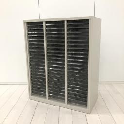 【書類・備品整理の必需品！即完売するレア品です！】■オカムラ（okamura）製　42収納システム　クリスタルトレー　ローキャビネット　■3列×22段　■グレー【AD】