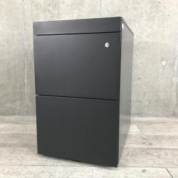 【在庫入替セール】イトーキ　インステート　3段ワゴン　ブラック　表面フラットが特徴的　サイドラッチ　A4ファイルが2段分収納可能　鍵付き　シリンダー錠