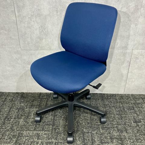 【中古】トルテチェア KZ-240GB-T1B2 イトーキ（ITOKI） 肘無ローバックチェア