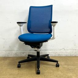 【在庫入替セール】コクヨ　ミトラシリーズ　可動肘付きチェア　張地：ターコイズ　フレーム：ホワイト　快適な背メッシュ　ランバーサポート付き