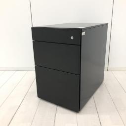 【フリアドデスクや平机の収納力アップに！前面に取っ手がないフラットなデザイン！】■イトーキ(ITOKI)製　インステート(INSTATE)シリーズ　3段ワゴン　デスクインワゴン　W395×D590×H600㎜　■キャスター付き　■シリンダー錠　■ブラック