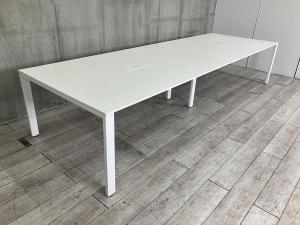 【フリーアドレス】【「大人数対応！配線も美しく整う大型ミーティングテーブル！】■会議用テーブル　ミーテイングテーブル　W3600×D1200㎜　■配線口付き（2ヶ所）　■ホワイト　【弊社使用欄：A01062289】