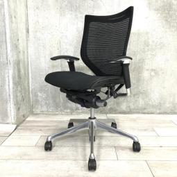 【人間工学に基づいた快適設計で身体にやさしくフィット！】■オカムラ(okamura)製　バロン(Baron)チェア　肘付ローバック　背面メッシュ　■可動肘/ソフトパッド　■ブラック　【ベストなポジションが得られる先進設計！】