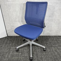 【関西倉庫在庫品】■オカムラ　コーラルチェア　ブルー　ハンガー付　■上質で快適な座り心地のハイスペックチェア！【弊社使用欄：A01052260】