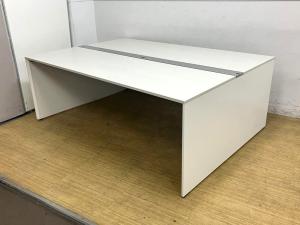 イトーキ　インターリンク　フリーアドレスデスク　天板：アッシュドパインL色　脚：ホワイト　珍しいW2000サイズ　1人当たりW1000で使用可能