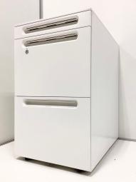 【関西倉庫在庫品】　クロガネ製　ホワイト色　3段ワゴン　フリーアドレスデスク用　H650　【弊社使用欄：A01073022】