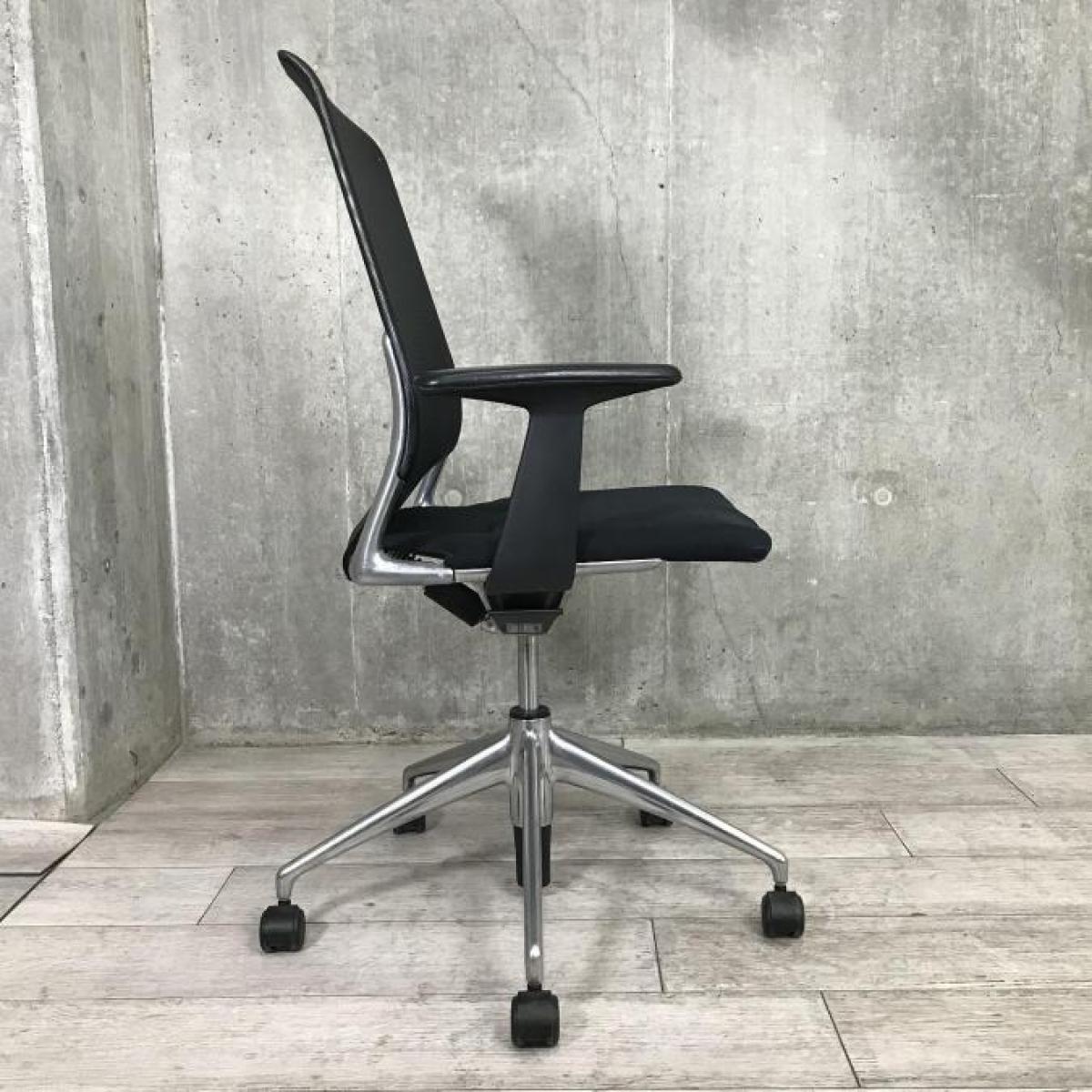 中古】メダチェア vitra/ヴィトラ 肘付ハイバックチェア 587896 - 中古