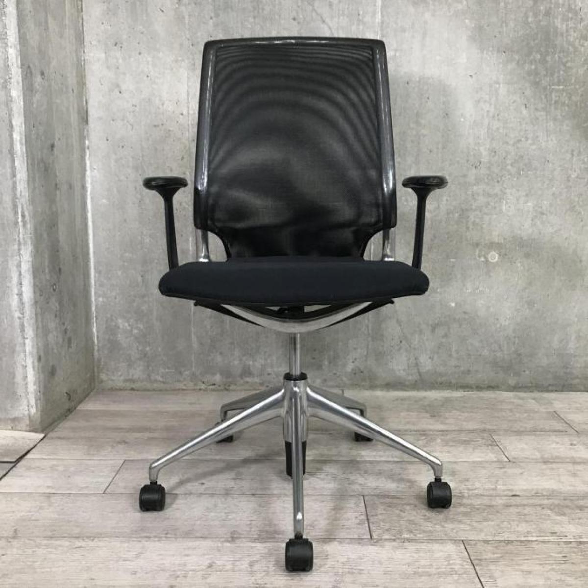 中古】メダチェア vitra/ヴィトラ 肘付ハイバックチェア 587896 - 中古