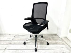【定価約19万円】【デザインと機能性を追求したオカムラの技術の結晶！自然な姿勢で作業・リラックス可能！】■オカムラ(okamura)製　フィノラ(Finora)チェア　肘付ハイバック　■背・座面メッシュ　■可動肘　■ブラック