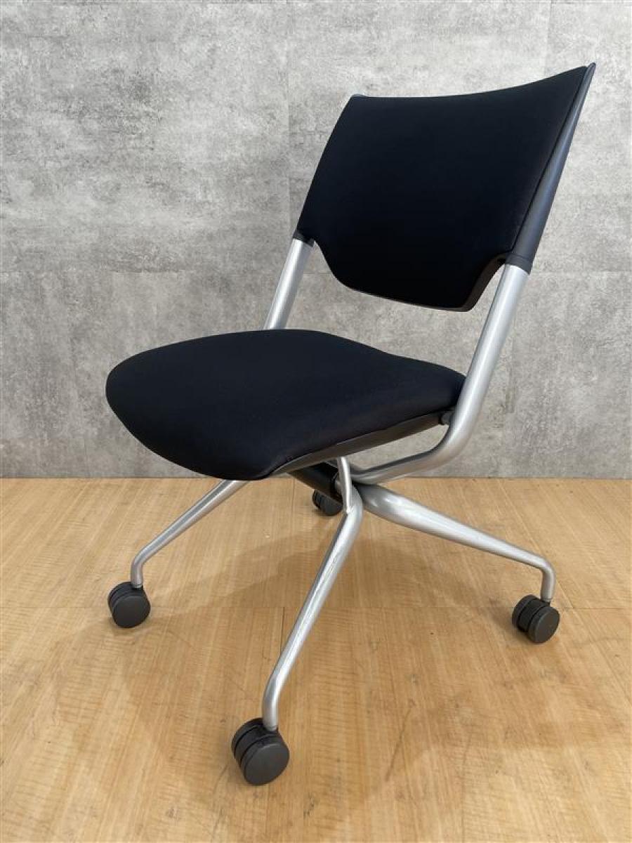【定番のネスティングチェア！】メーカー品　イトーキ　ITOKI　レクシブ　格安　高品質　椅子　会議　講義　学校　折り畳み　キャスター　エラストマー　収納　＊福岡市で中古オフィス家具をお探しなら、オフィスバスターズ福岡南店へ！ 福岡市南区を拠点に、デスク・チェア・書庫・複合機など中古オフィス家具を一式ご提供。福岡市内のオフィス移転や起業、レイアウト変更もワンストップでサポートします。＊
                        レクシブ
                                    中古
            