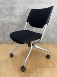 【定番のネスティングチェア！】メーカー品　イトーキ　ITOKI　レクシブ　格安　高品質　椅子　会議　講義　学校　折り畳み　キャスター　エラストマー　収納　＊福岡市で中古オフィス家具をお探しなら、オフィスバスターズ福岡南店へ！ 福岡市南区を拠点に、デスク・チェア・書庫・複合機など中古オフィス家具を一式ご提供。福岡市内のオフィス移転や起業、レイアウト変更もワンストップでサポートします。＊