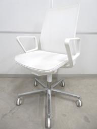 【インテリア発想から生まれたオシャレなタスクチェアー！】■コクヨ　ファブレチェア　肘付　ホワイト　メッシュタイプ　ポリッシュ脚【KOKUYO　FABRE】【ABW】★