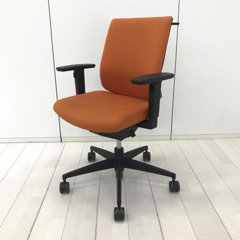 【中古】ウィザード2 CRS-G1820F6 コクヨ（KOKUYO） 肘付ローバックチェア