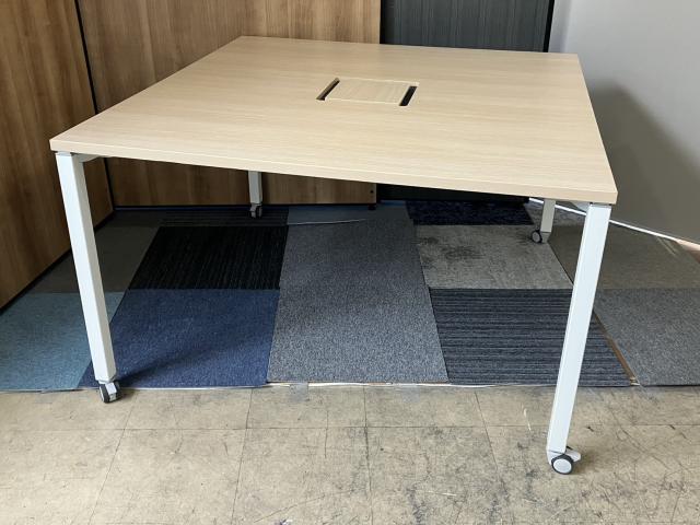 【中古】アプションフリー DYAPJP MK37 オカムラ（okamura） ワークテーブル