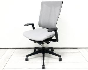 【在庫入替セール品！】良質なデザインと快適な座り心地！やさしさと美しさをあわせもった人気の高級チェアが入荷！
■イトーキ/セレーオ/ライトグレー　オールシーズンおすすめの通気性の良いメッシュ仕様！