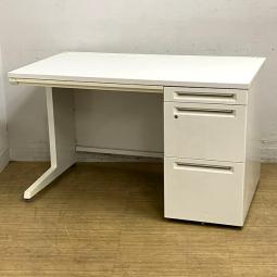 【在庫入替セール】オカムラ　アドバンス　片袖机　ホワイト　鍵付き　シリンダー錠　定番で使いやすいW1200サイズ　※部材欠け・日焼けが散見されます