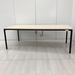 【W2100mmのゆとり設計。6〜8名の会議に最適！】■コクヨ（KOKUYO）製　JUTO（ジュート）シリーズ　ミーティングテーブル　■W2100×D1000mm　■電源タップ・コード付き　■天板ナチュラル天板×4本脚ブラック